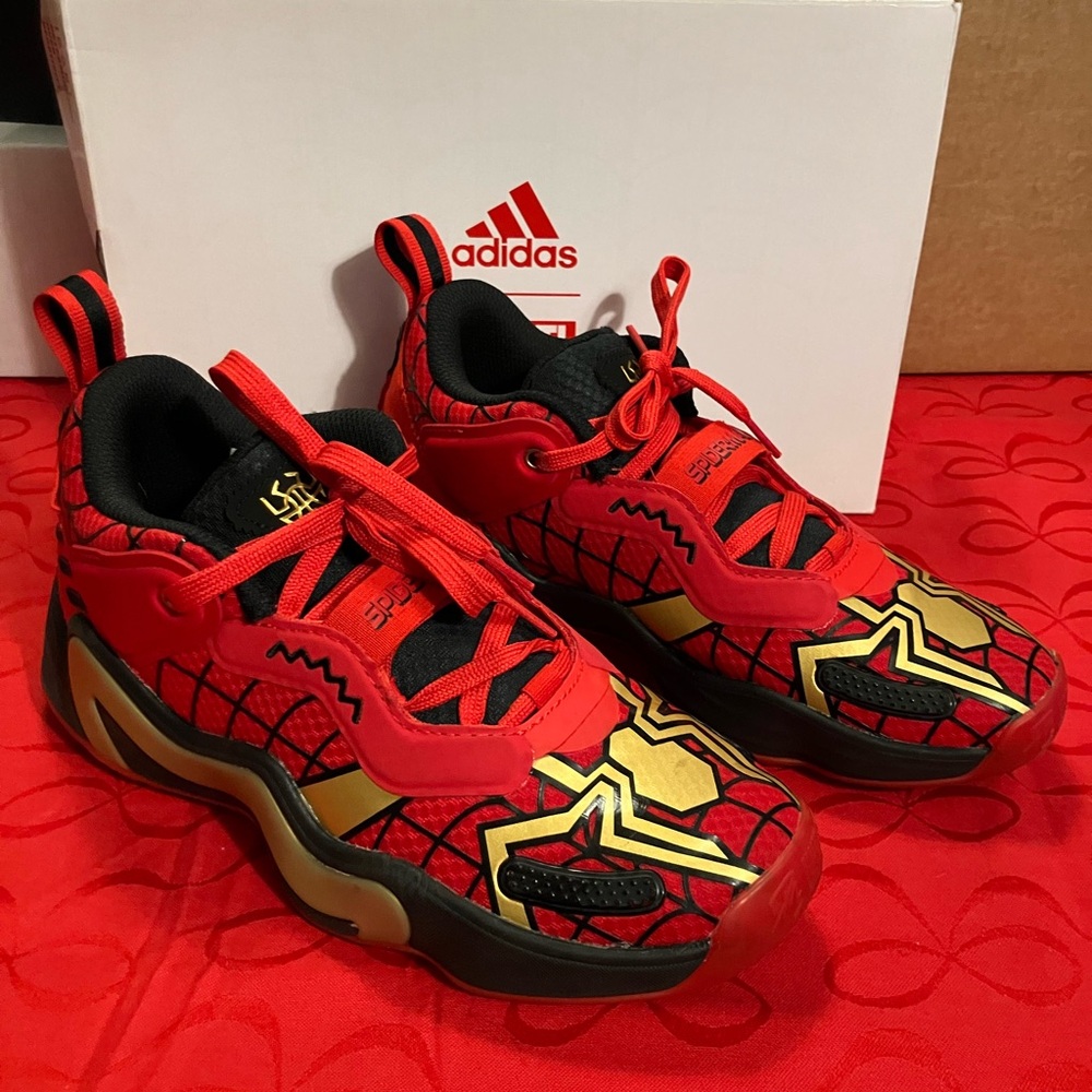 Adidas D.O.N. Issue 3 Spider-Man Basketball Shoes